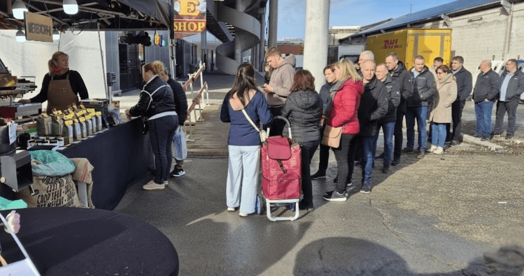 Où trouver du café fraîchement torréfié en plein air à Anderlecht ? - Meteo Koffie – Torréfacteur de café mobile Quai de L'industrie 168 1070 Anderlecht